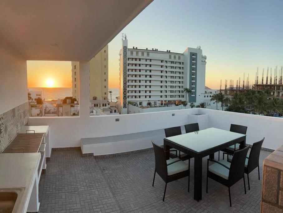 מזטלן 2Br/2Ba Condo 1 Block To Ocean! - Unit 3 מראה חיצוני תמונה