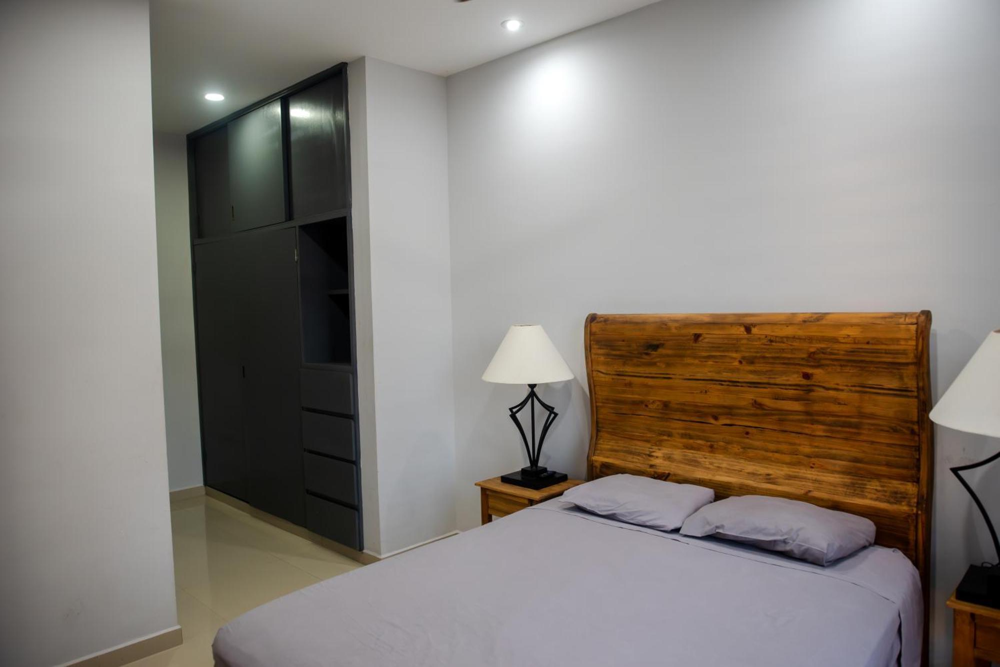 מזטלן 2Br/2Ba Condo 1 Block To Ocean! - Unit 3 מראה חיצוני תמונה