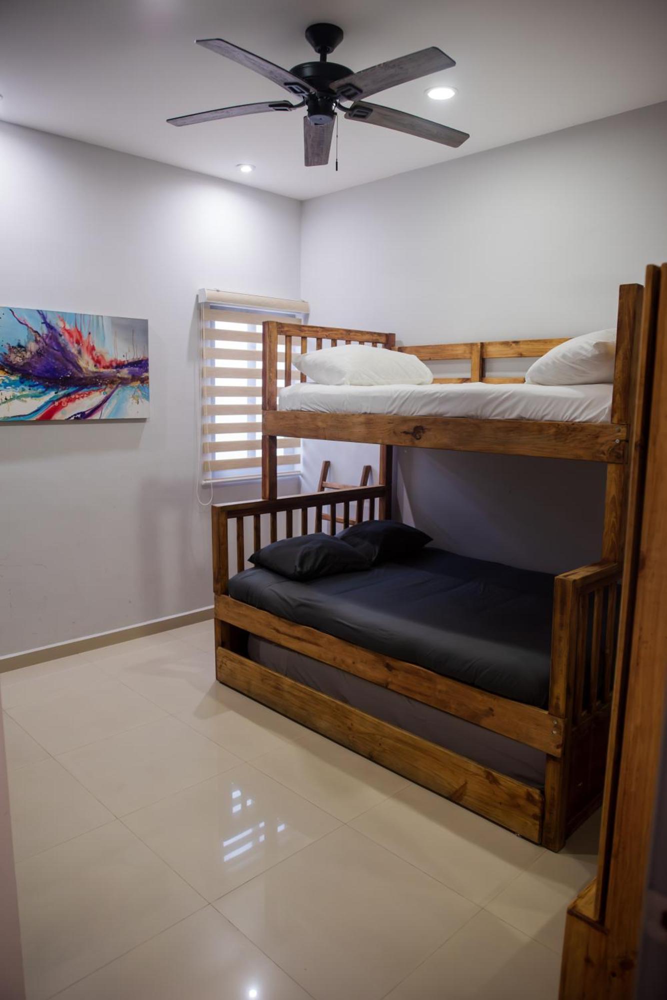 מזטלן 2Br/2Ba Condo 1 Block To Ocean! - Unit 3 מראה חיצוני תמונה