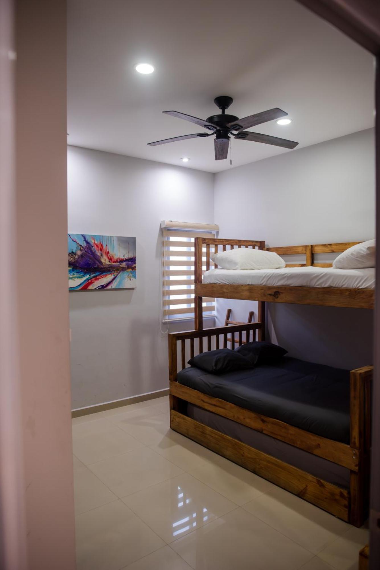 מזטלן 2Br/2Ba Condo 1 Block To Ocean! - Unit 3 מראה חיצוני תמונה
