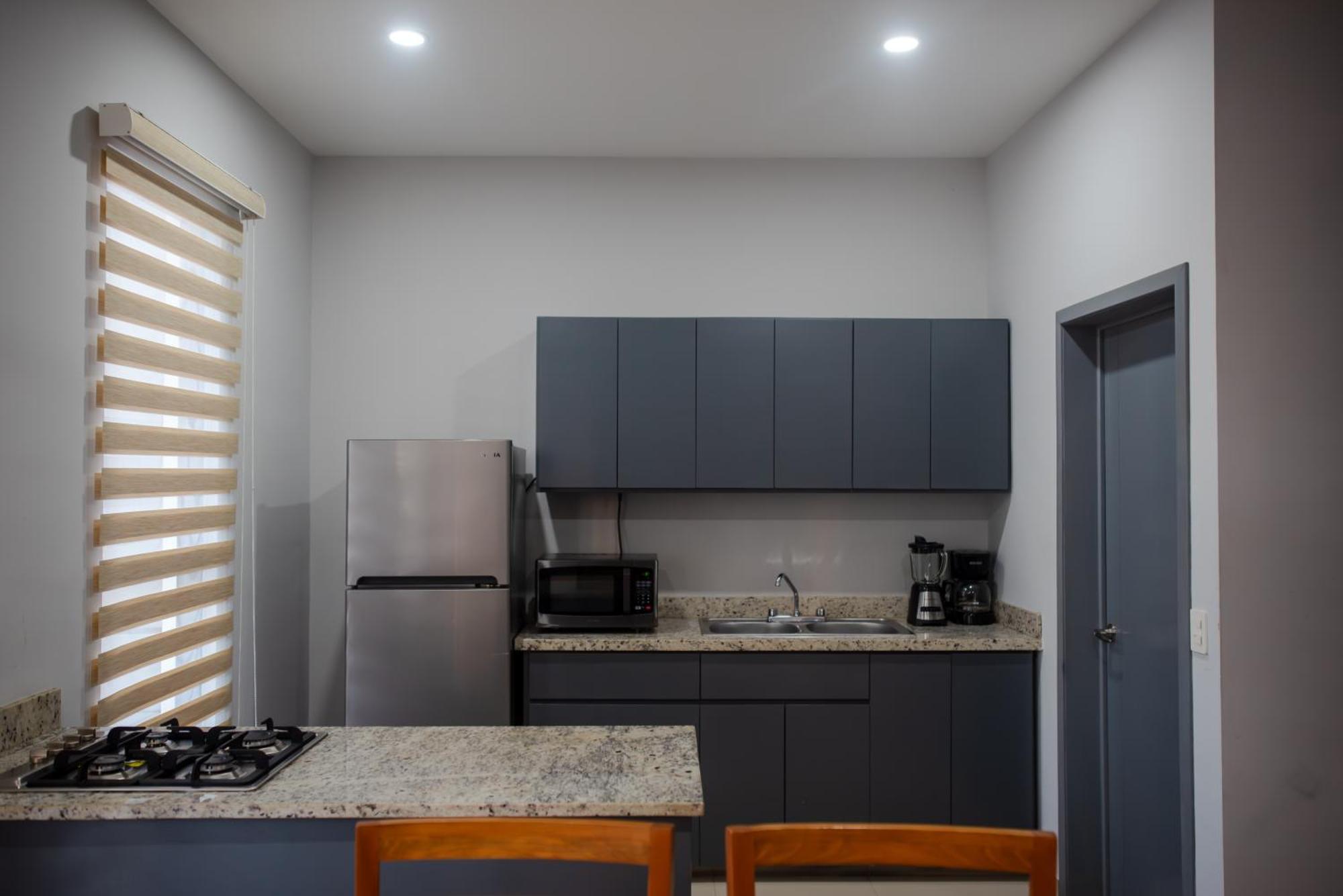 מזטלן 2Br/2Ba Condo 1 Block To Ocean! - Unit 3 מראה חיצוני תמונה